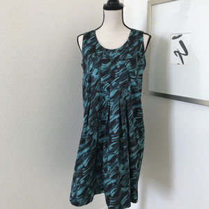 🌹🌹Simply Vera Wang Shift Dress size 8 Green